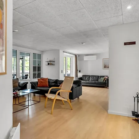 Vakantiehuis Lovely In With Sauna *